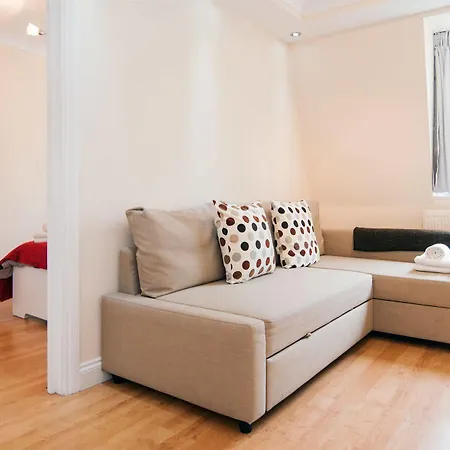 Kings Cross Apartment *