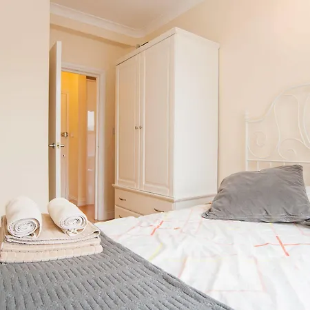 Kings Cross Apartment *