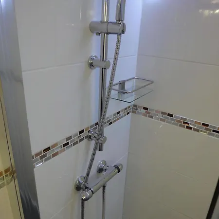 Dylan Earls Court Апартаменты *