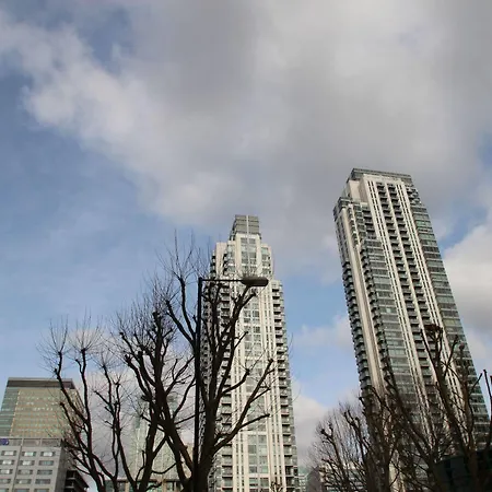 Protem Lincoln Plaza Apartment *