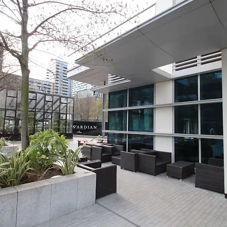 Protem Lincoln Plaza Apartment *