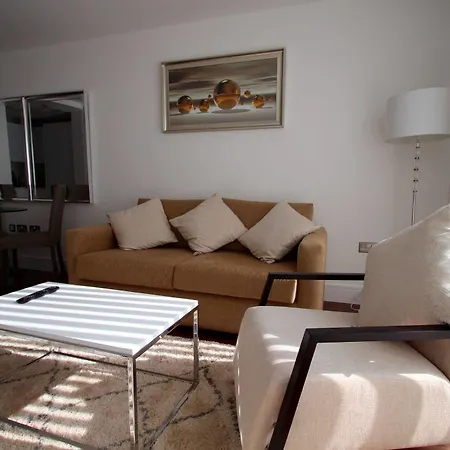 Protem Lincoln Plaza Apartment