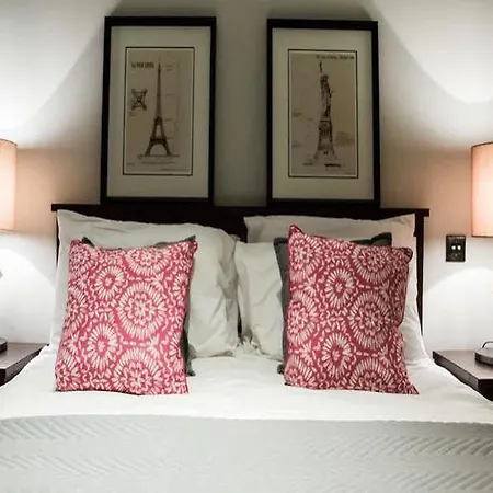 Kings Cross Apartments * London