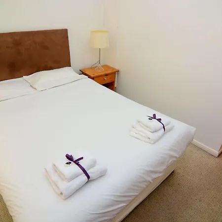 Wharf Tower Apartment *