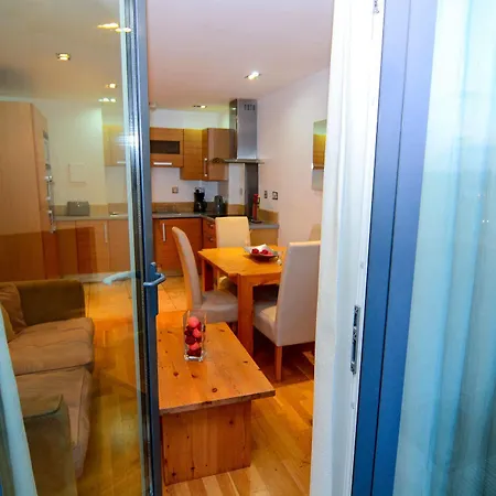 Wharf Tower Apartment *