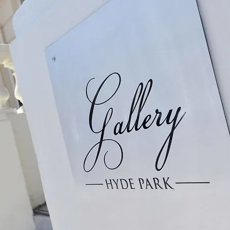 Gallery Hyde Park Hostel *