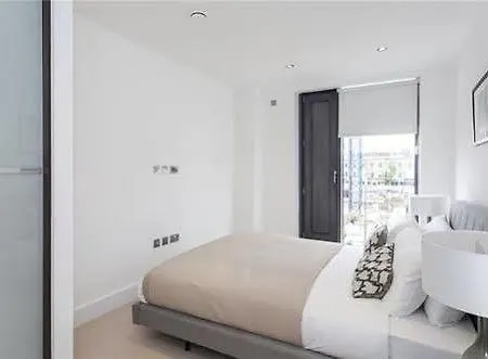 Portobello Square Apartment *