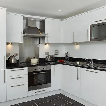 Saco Canary Wharf - Trinity Tower 4* Londra