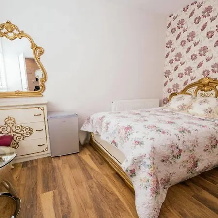 Katolondonhaus Affittacamere 4*