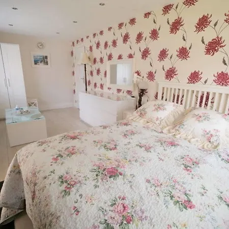 Katolondonhaus 4*
