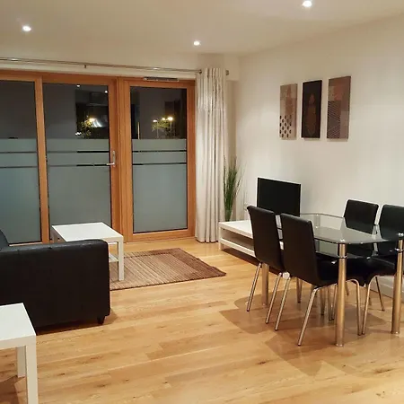 East Croydon Apartments - Just 3 Mins Walk To East Croydon Station Croydon