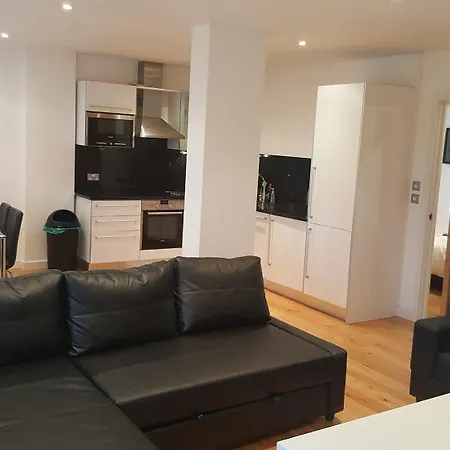East Croydon Apartments - Just 3 Mins Walk To East Croydon Station Apartment *