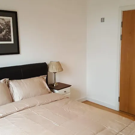 East Croydon Apartments - Just 3 Mins Walk To East Croydon Station Croydon