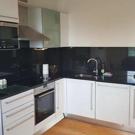 East Croydon Apartments - Just 3 Mins Walk To East Croydon Station