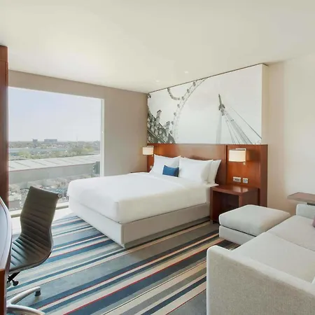 Hyatt Place West London Hayes Hotel 4*