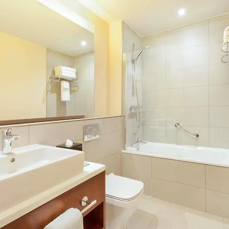 Hyatt Place West London Hayes Hotel 4*