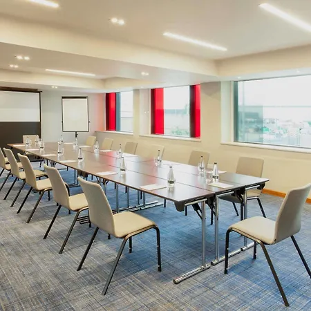 Hotel Hyatt Place West London Hayes 4*