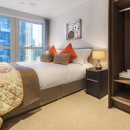 Lincoln Plaza Apartment London