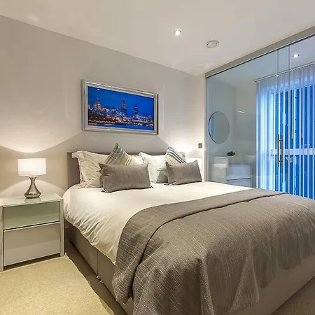 Lincoln Plaza Apartment London