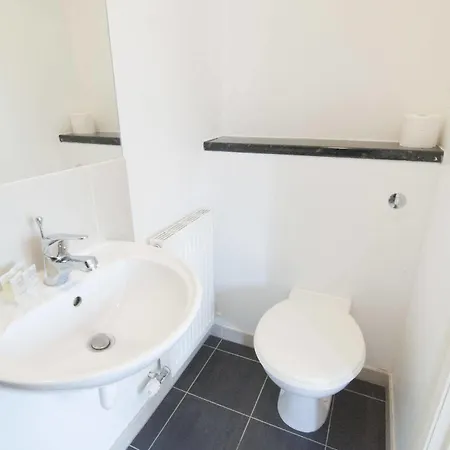 Piccadilly Apartment *
