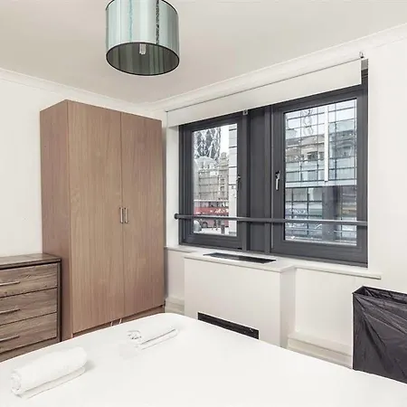 Liverpool Street By Aparts Apartman
