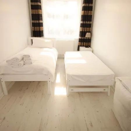 Fonthill House Apartment *
