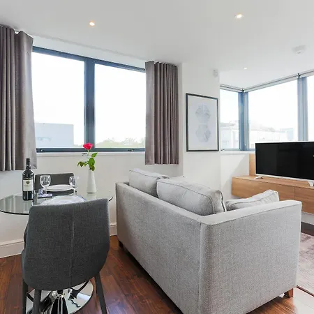Apartment Swiss One *