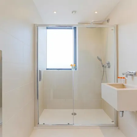 Apartment Swiss One London