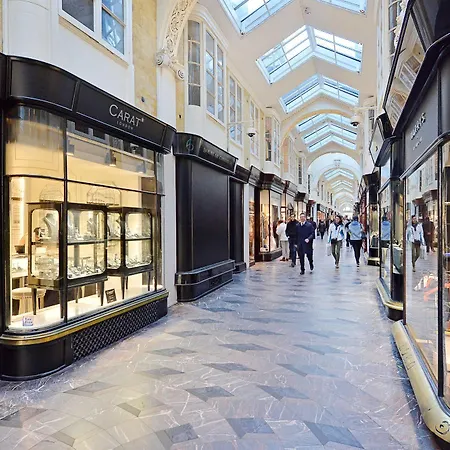 Апартаменты The Leicester Square Collection
