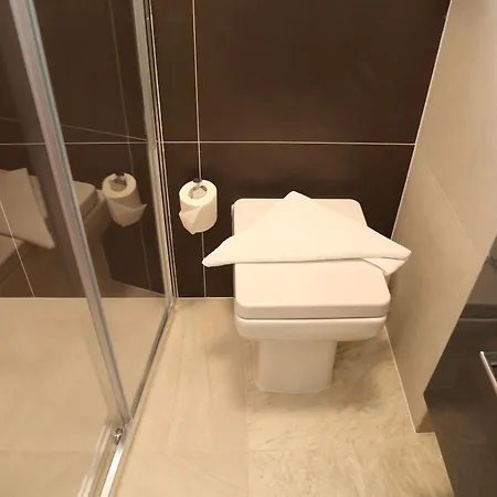 Hotel Wembley Park 3*