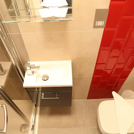 Hotel Wembley Park 3*