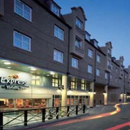 Hotel Holiday Express London-hammersmith By Ihg 3*
