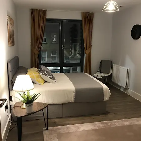 Elegant Plus London