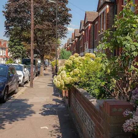 Studio In Seven Sisters