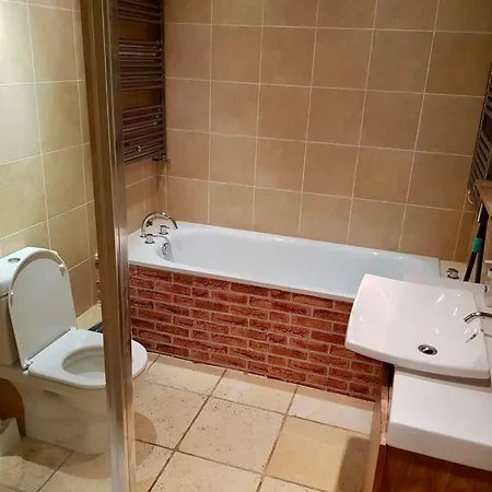 Pont Street Apartment *