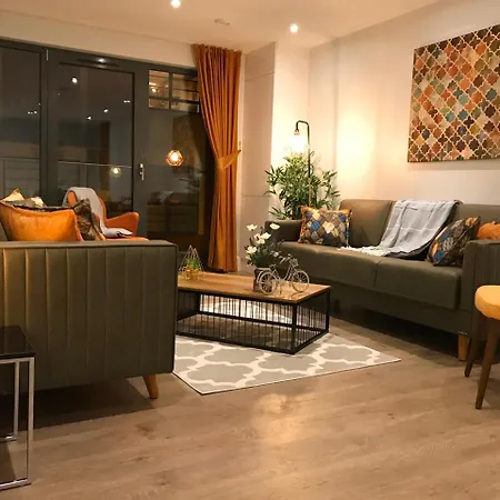 Elegant Plus Aparthotel