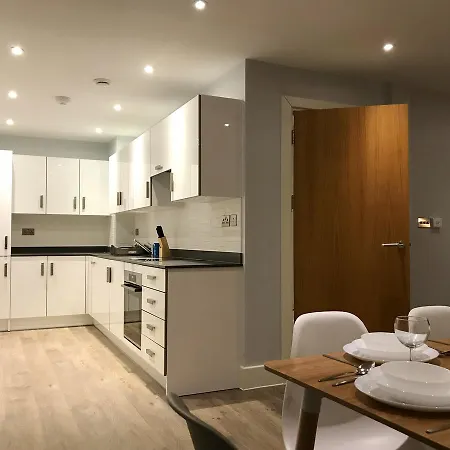 Elegant Plus Aparthotel
