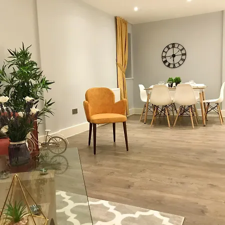Elegant Plus London