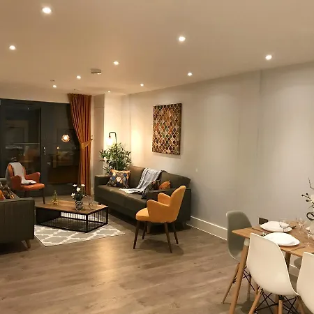 Elegant Plus Aparthotel