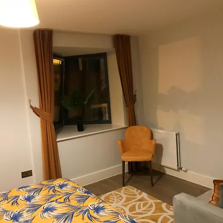 Elegant Plus Aparthotel London