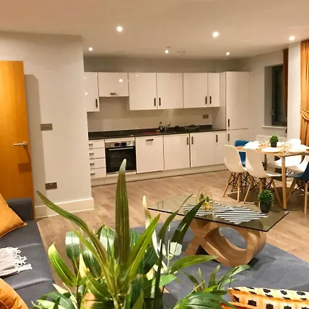 Elegant Plus Aparthotel *