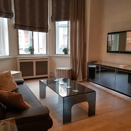 Apartment 18 Hans Crescent