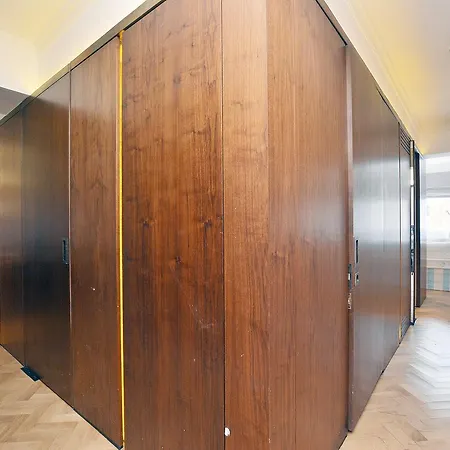 Apartment 18 Hans Crescent *
