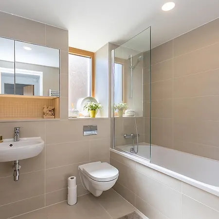 1 Bedroom Stylish Near Regents Park Free Wifi & Aircon By Aparts Apartment London