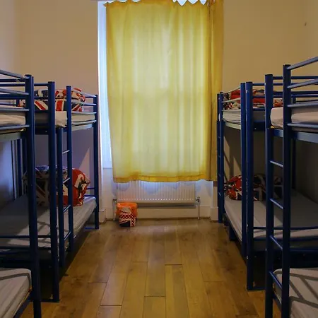 Hostel Saint Backpackers *