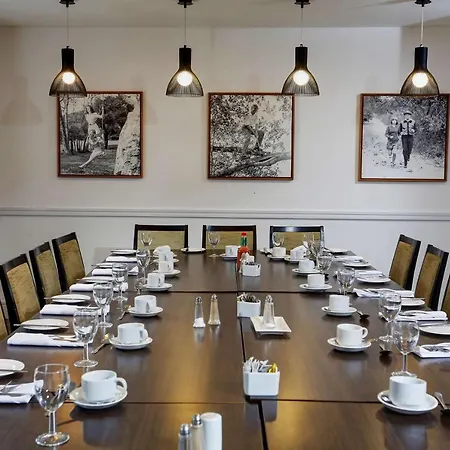 Hotel Epping Forest 3*