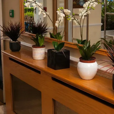 Days Hyde Park Hotel