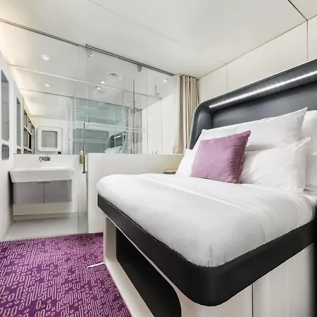 Hotel Yotelair London Heathrow Airport