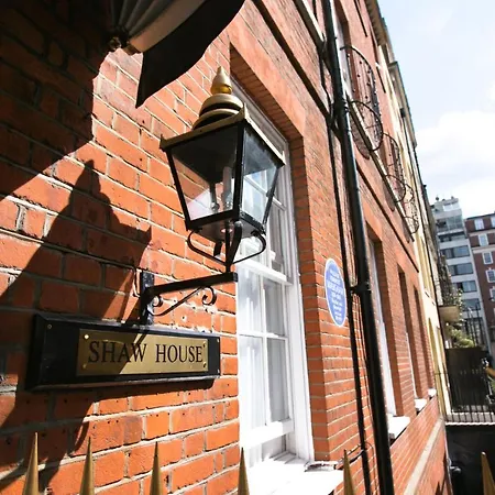 Park Lane Apartments/shaw House * Londra