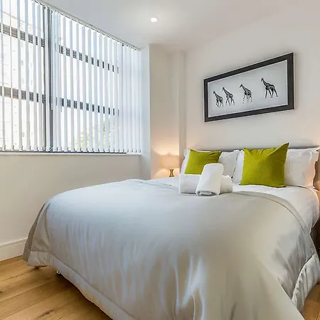 Hotel Carlow House By Skyline 4*